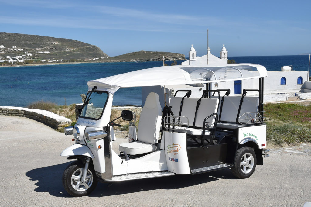 e-TUK Tour of Oia in Santorini