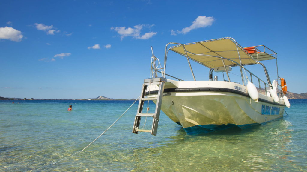 Rent a boat in Halkidiki from Ouranoupoli