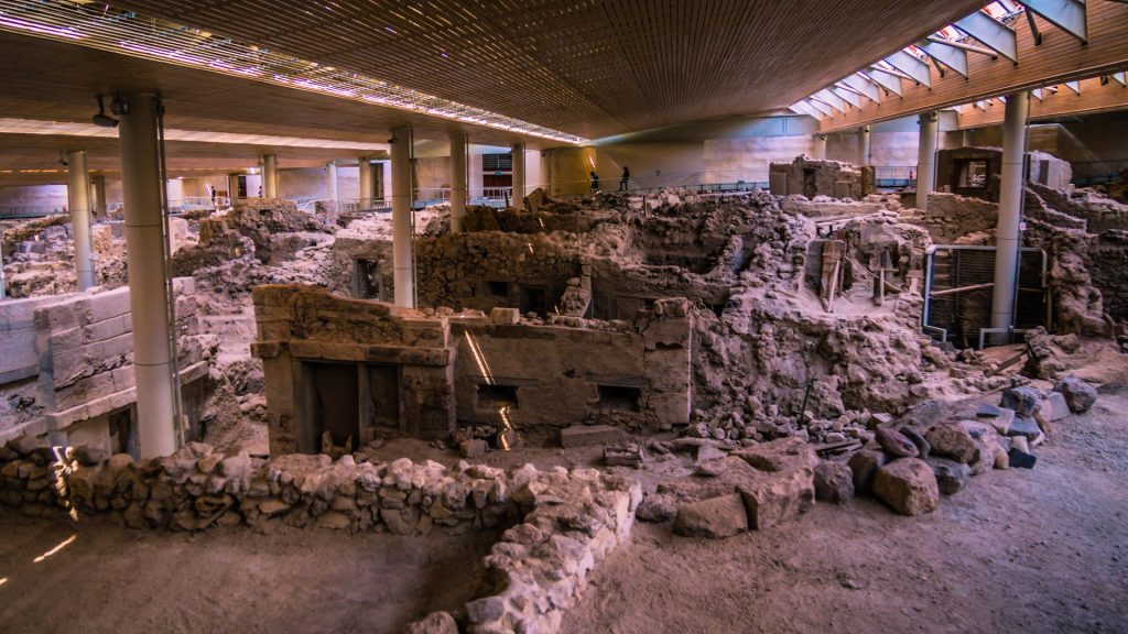 Archaeological Bus Tour to Akrotiri Excavations and the Red Beach