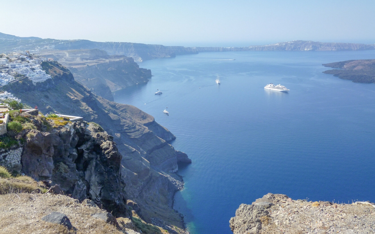 3 days Santorini itinerary