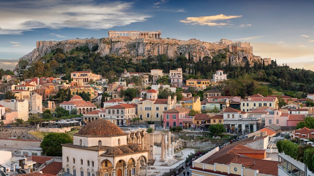 How to get around in Athens by foot