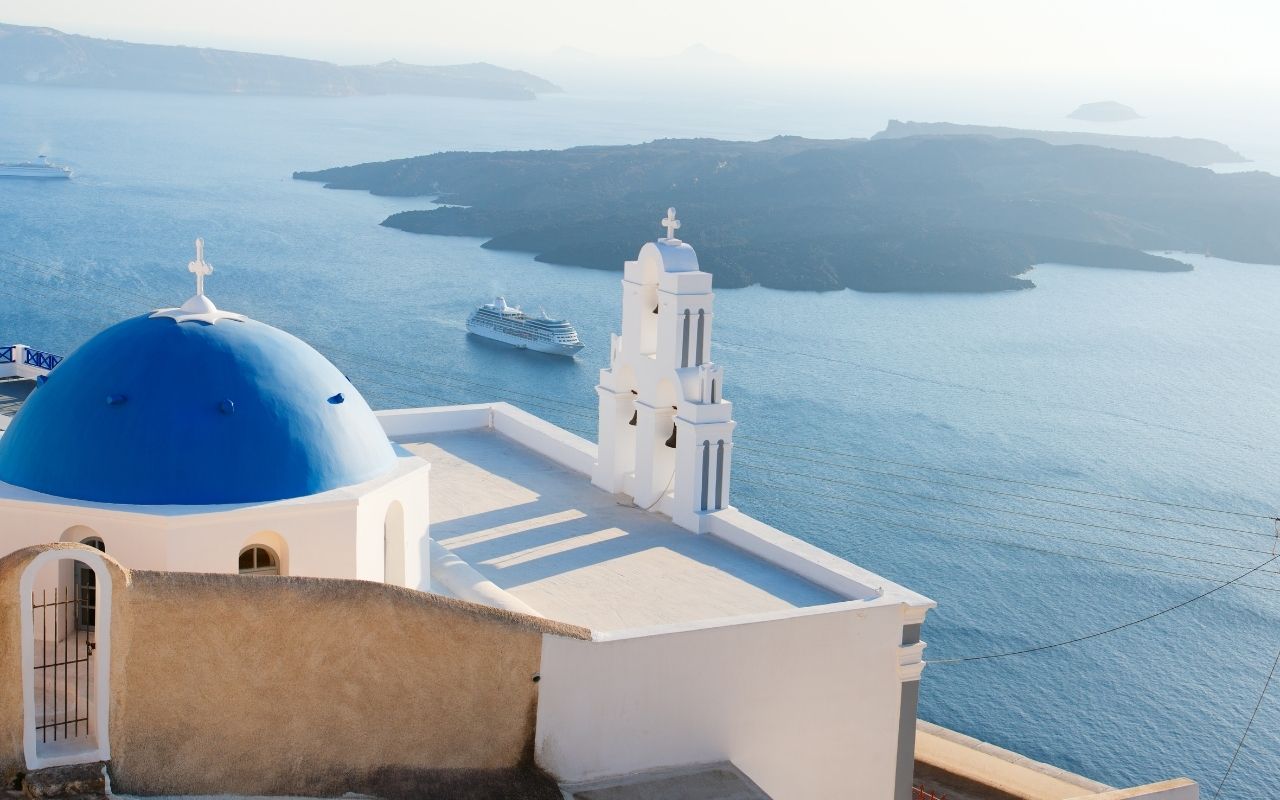 The blue dome church in Santorini 