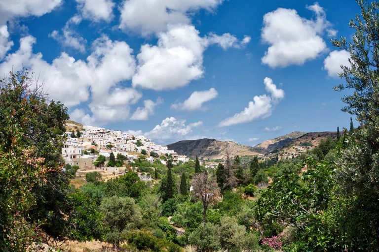 Private water hiking trails on Naxos