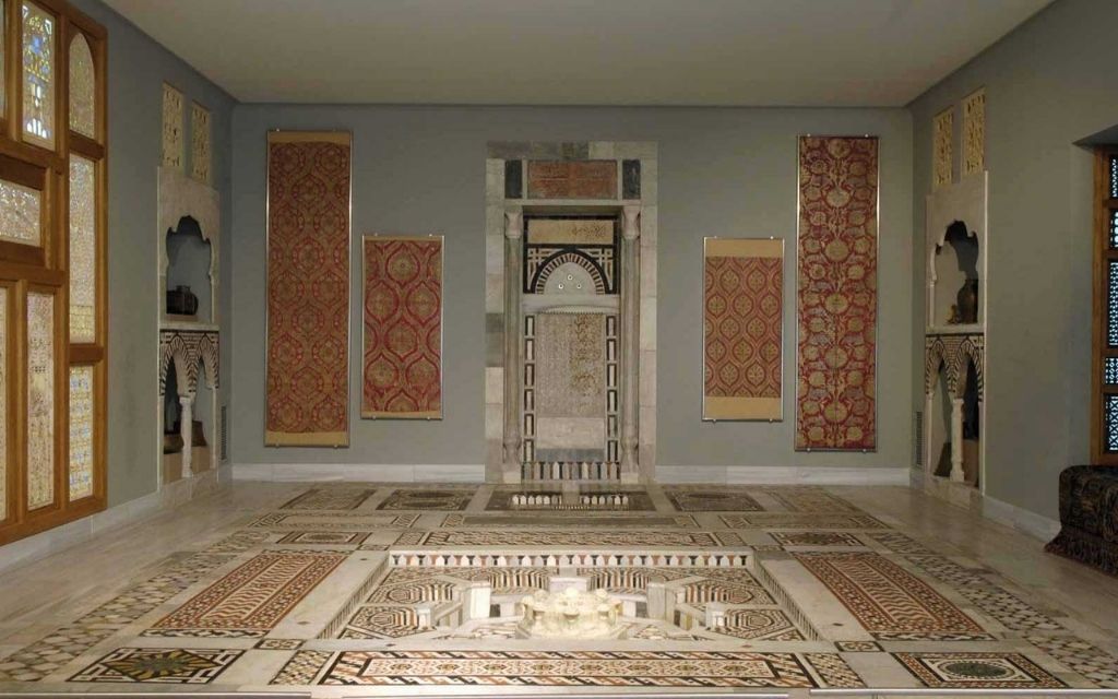 Islamic art exhibits - Museums in Athens, Greece